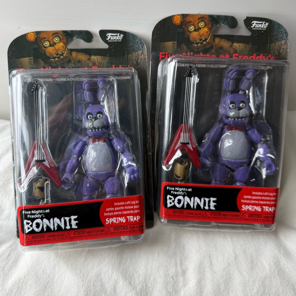 New Five Nights at Freddy’s Bonnie Action Figure Set of 2 NIB Funko Spring Trap